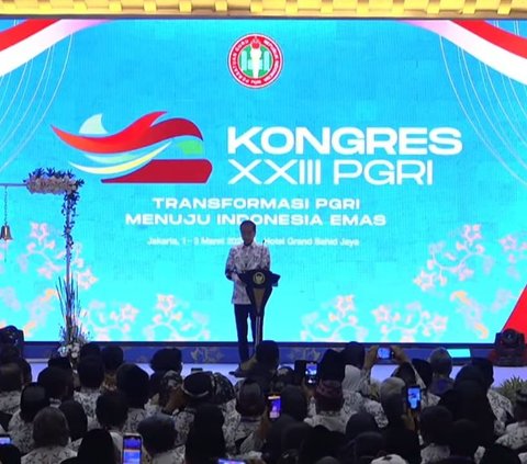 Demi Bertemu Guru, Jokowi Cerita Perjuangan Hadir di Kongres PGRI