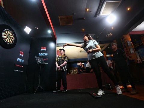 FOTO: Melihat Kompetisi Profesional Darts Nasional Pertama Kali Digelar di Indonesia