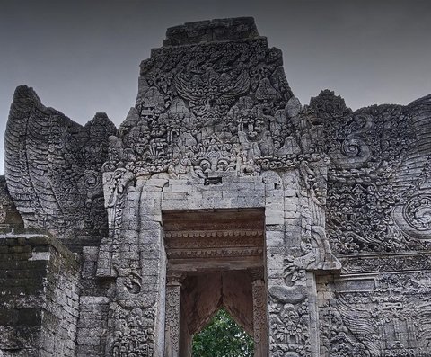 Mengunjungi Sendang Duwur Lamongan, Kompleks Makam Kuno Tiga Tingkat dengan Masjid di Puncaknya