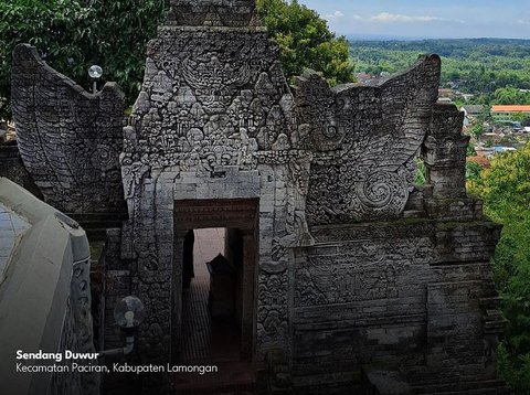 Mengunjungi Sendang Duwur Lamongan, Kompleks Makam Kuno Tiga Tingkat dengan Masjid di Puncaknya