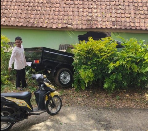 Viral Mobil Tiba-Tiba Tabrak Rumah hingga Masuk Kamar, Begini Kondisinya