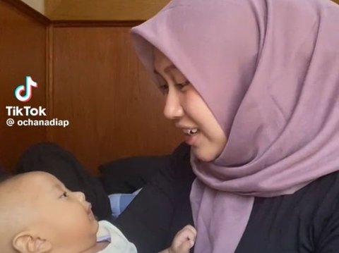 Viral Momen Seorang Ibu Pamit Kerja Pada Anaknya usai 3 Bulan Cuti Melahirkan, Bikin Haru