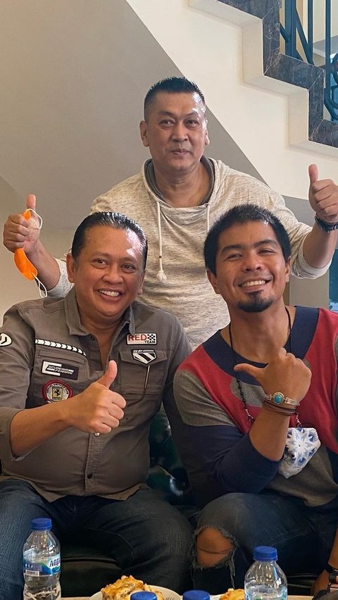 Begini potret lawas Donny dan Ketua MPR RI dan Bams Eks Samsons.  Donny Kesuma dikenal sebagai sosok yang supel dan ramah baik dari tetangga atau kalangan artis. 