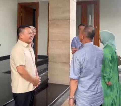 Momen Hormat Dudung Bertemu Eks Kasad Mulyono, Jenderal Bersahaja Buang Pangkat Depan Prajurit