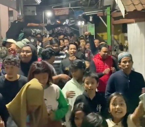 Viral Tradisi Patroli Ramadan di Malang, Rombongan Warga Bangunkan Sahur