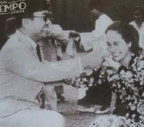 Hartini terbilang sebagai salah seorang wanita yang paling lama bisa tinggal dan bertemu Soeharto. Namun kedekatan keduanya bukan berarti membuat Soekarno berhenti menjalin asmara.