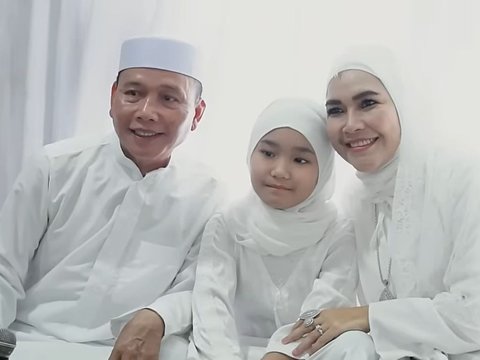 Foto-foto Bilqis Anak Ayu Ting Ting Tampil Mengenakan Hijab, Penampilannya Tak Kalah Cantik dari Sang Bunda