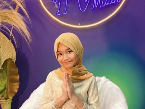 Foto-foto Bilqis Anak Ayu Ting Ting Tampil Mengenakan Hijab, Penampilannya Tak Kalah Cantik dari Sang Bunda