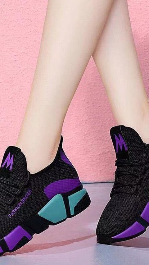 <b>Trik Memilih Sepatu Sneakers untuk Anak Perempuan, Perhatikan Hal Ini Agar Tidak Menyesal</b><br>