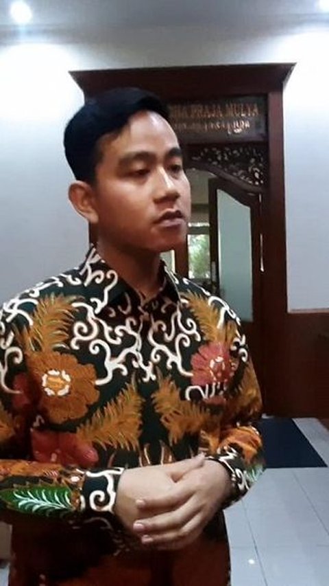 Ajak Anies-Ganjar Majukan Indonesia Bersama, Gibran: Itu Kalau Mau<br>