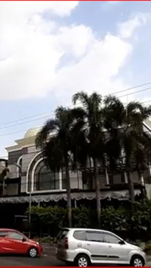 Fakta Unik Masjid Fatimah di Kota Solo, Dikenal Sebagai Masjid Pengantin hingga Punya Al-Qur'an Raksasa