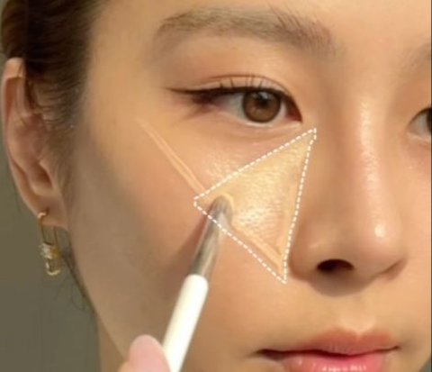 Cara Unik Biar Base Makeup Sempurna, Bikin Concealer Berpola