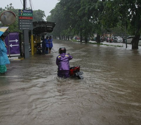 Ini Solusi Ampuh Pj Gubernur DKI Heru Budi Atasi Banjir di Jakarta