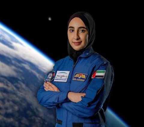 NASA Creates Special Costume for the First Hijabi to Go to Space