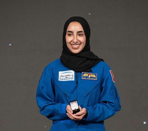 NASA Creates Special Costume for the First Hijabi to Go to Space