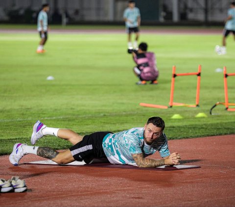 FOTO: Wajib Menang, Begini Semangat Timnas Indonesia Matangkan Kekuatan Lawan Vietnam