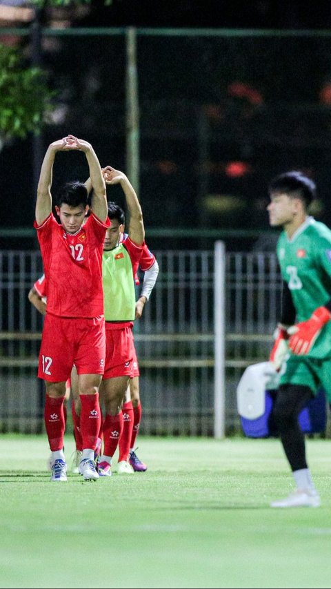 FOTO: Intip Timnas Vietnam Jalani Latihan Jelang Hadapi Skuad Garuda di Kualifikasi Piala Dunia 2026