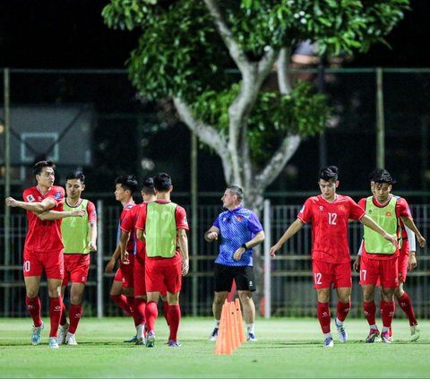 FOTO: Intip Timnas Vietnam Jalani Latihan Jelang Hadapi Skuad Garuda di Kualifikasi Piala Dunia 2026