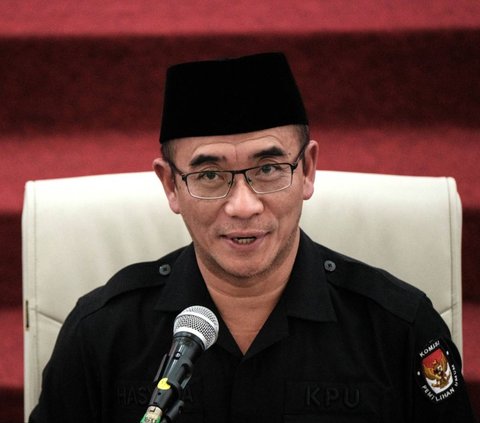 Ketua Komisi Pemilihan Umum (KPU) RI Hasyim Asy'ari membacakan penetapan rekapitulasi <br>hasil penghitungan suara tingkat nasional Pemilu 2024 di Gedung KPU, Jakarta, Rabu (20/3/2024). KPU menetapkan pasangan calon presiden dan wakil presiden nomor urut dua Prabowo Subianto-Gibran Rakabuming Raka menjadi pemenang Pilpres 2024. Yasuyoshi Chiba/AFP<br>