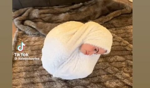 Awalnya, Tasya Farasya melihat Newborn Photoshoot dari salah satu rekannya yang diunggah di akun TikTok @Haleyybaylee. Dari situ Tasya ingin melakukan hal serupa.