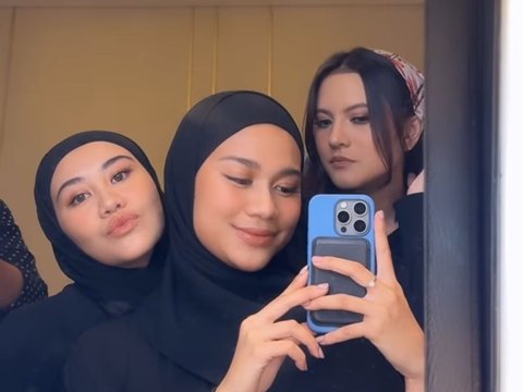 Cantiknya Azizah Salsha jadi Model Busana Muslim, Penampilannya Berhijab Disebut 'Ukhti'