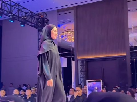 Cantiknya Azizah Salsha jadi Model Busana Muslim, Penampilannya Berhijab Disebut 'Ukhti'