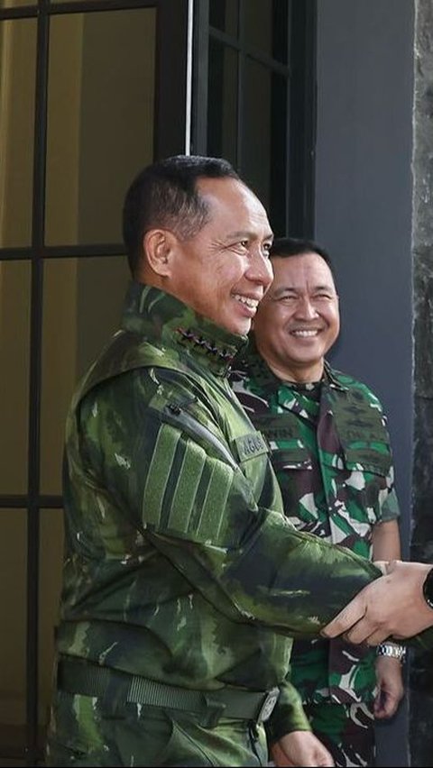 Panglima TNI Kedatangan Tamu Juniornya yang Kini Jabat Menteri, Sosoknya Gagah Gak Ada Obat