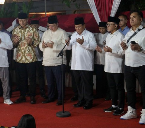 FOTO: Momen Pidato Kemenangan Capres 02 di Kertanegara, Prabowo Sebut Para Pemimpin Dunia Terkesan Pemilu Indonesia Sejuk dan Gembira