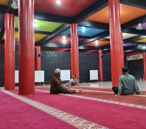 Terketuk Usai Banyak Anggota Keluarga yang Wafat, Pria di Banyuwangi Nekat Ubah Kolam Ikan Jadi Masjid Megah Bawah Tanah