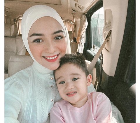 Citra Kirana's Trick to Teach Children to Brush Their Teeth without 'Drama'