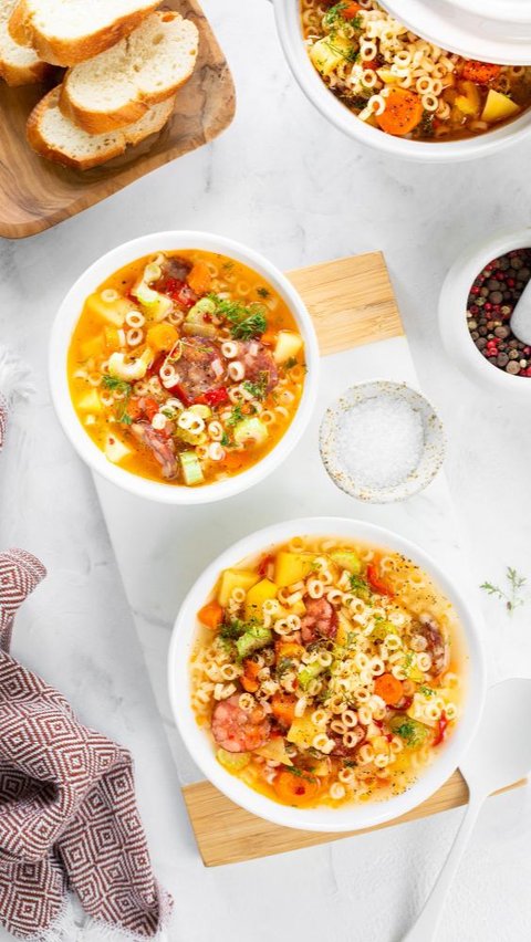 Classic Minestrone Soup Recipe: How To Make The Hearty Italian Soup At ...