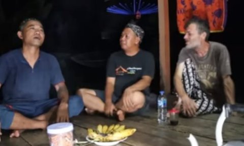 Youtuber Ini Syok Menginap di Sarang Preman di Garut, Ternyata Kampung Halamannya Dadang Buaya