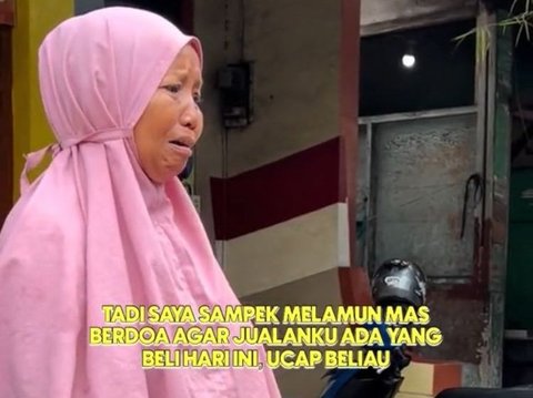 Momen Pria Borong Takjil hingga Penjualnya Menangis Ini Viral, Tuai Pujian