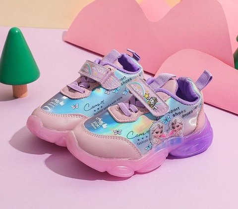 10 Rekomendasi Sneakers untuk Anak Perempuan, Tampil Stylish dengan Harga di Bawah Rp300 Ribuan