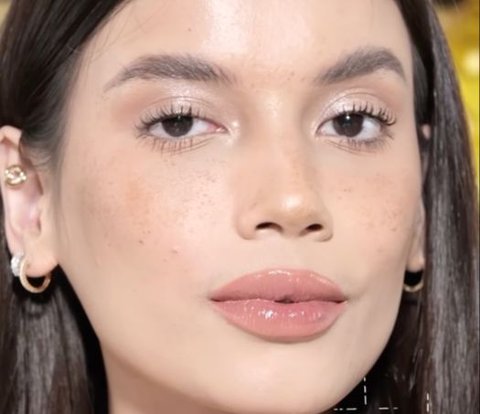 Sabrina Chairunnisa Makes Freckles Makeup with Broccoli, Yay or Nay?