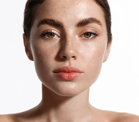 Sabrina Chairunnisa Bikin Makeup Freckles dengan Brokoli, Yay or Nay?