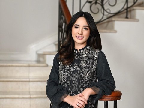 Tampil Full Makeup, ini Potret Cantik Mikhayla Anak Nia Ramadhani dalam Family Photoshoot Terbaru