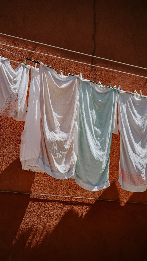 <b>Penyebab Pakaian Bau Apek Setelah Dicuci, Ketahui Cara Mengatasinya</b>