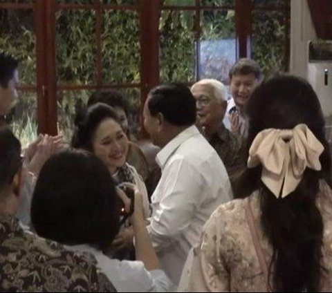 Meaningful Smile from Titiek Soeharto to Prabowo When Delivering Victory Speech