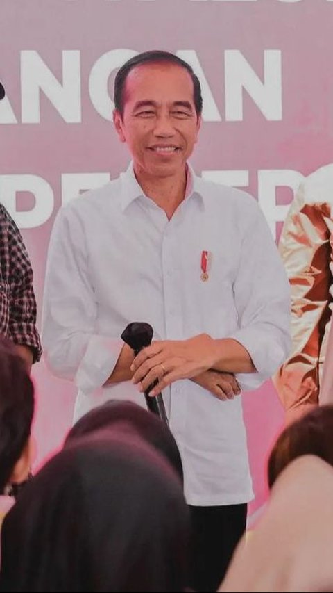 Sambil Tertawa Jokowi Jawab Isu Jadi Ketum Golkar: Saya Sementara Ini Ketua....<br>