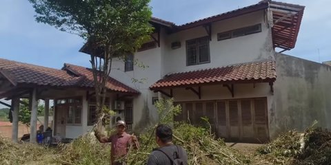 Sudah Bersih dari Tumbuhan Liar, Intip Penampakan Rumah Pak Usman Mantan Pengusaha Showroom yang Sempat Viral