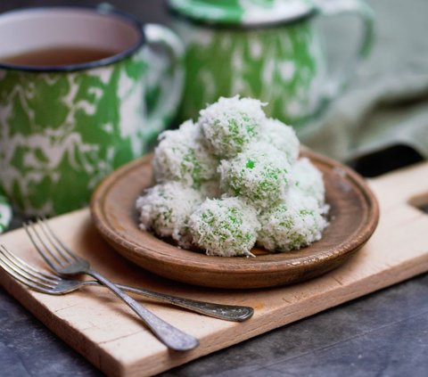 Recipe for Chewy and 'Exploding' Klepon Snacks