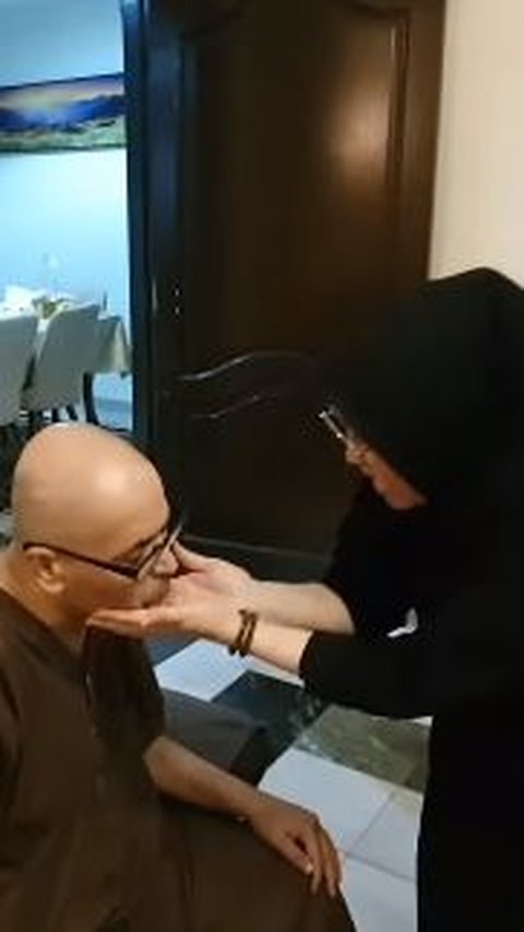 20 Tahun Menikah dengan Orang Arab, WNI Tetap Sayang Walaupun Suami Sakit Stroke 'Saya yang Mengalah Tinggal di Sini'