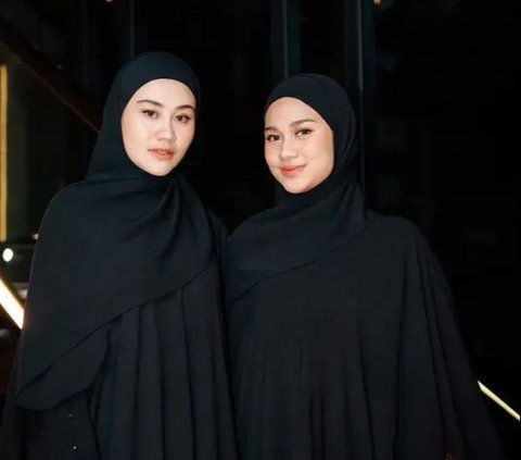 Called Close to Fuji Friends! 8 Portraits of Aaliyah Massaid & Azizah Salsha Wearing Matching Couple Outfits Like Twin Children
