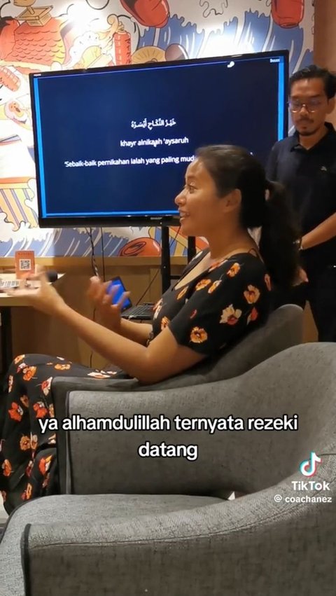 Momen Wanita Ajak Pacarnya ‘Presentasi’ untuk Dapatkan Restu Orang Tua, Aksinya Viral