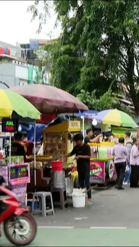 Berburu Takjil di Pasar Ramadan Kebon Kacang Jakpus, Bakwan Pontianak sampai Ayam Cabai Hijau Jadi Favorit Pengunjung
