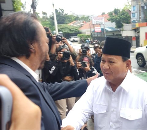 Momen Akrab Surya Paloh Sambut Prabowo, Siapkan Karpet Merah dan Gandengan Tangan