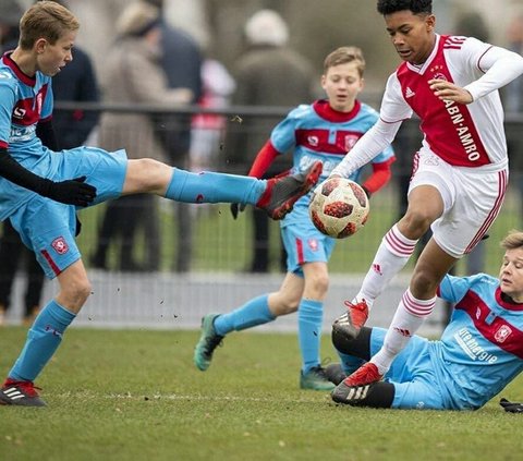 Profil Mendiang Noah Gesser, Eks Pemain Junior Ajax Keturunan Indonesia yang Selalu Dikenang Justin Hubner