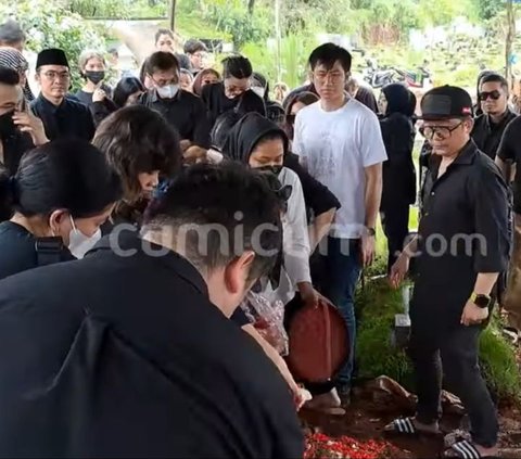 The Last Kiss of the Husband on Stevie Agnecya's Grave