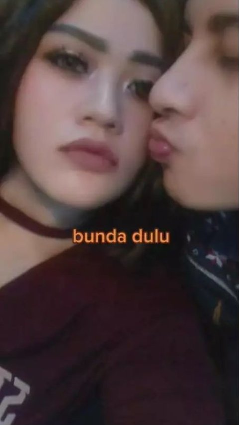 Dari dulu Shindy selalu mesra dengan Rendy. Merekapun selalu bucin.